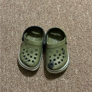 CROCS Kids Starry Olive Green Clogs